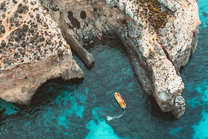 private-speedboat-3hrs-around-comino-crystal-blue-lagoon-caves