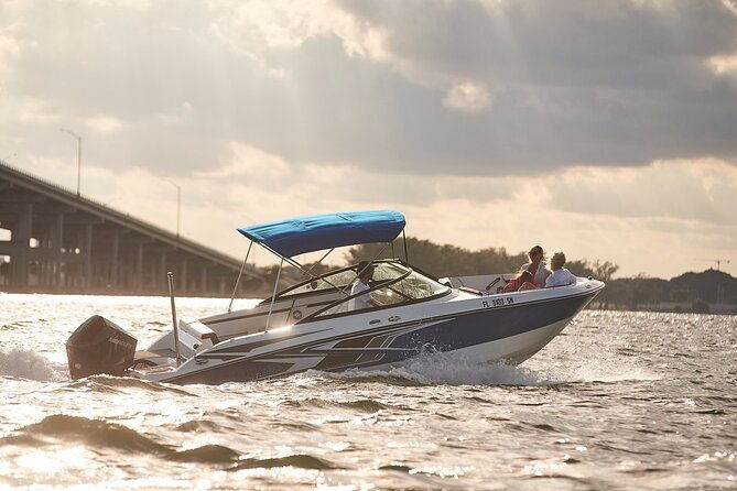 private-sunset-boat-cruise-in-miami-with-champagne-by-the-cleat