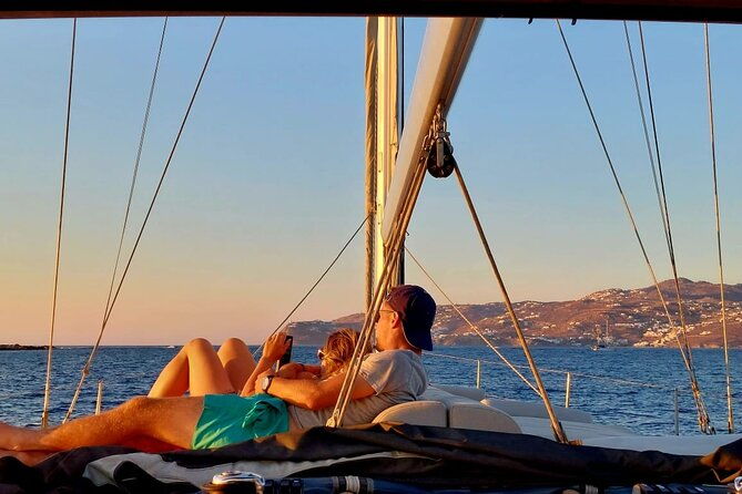 private-sunset-cruise-to-rhenialittle-venice-with-mykonian-viand