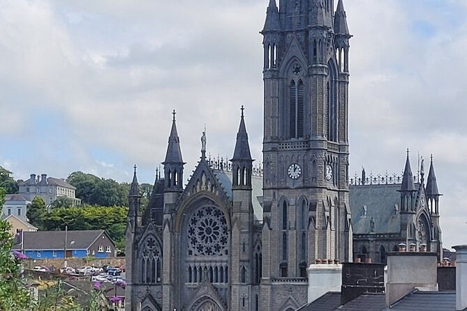 private-taxi-tour-of-blarney-castle-jameson-distillery-and-cobh
