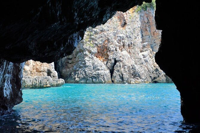 private-tour-blue-cave-boat-tour-3-hours-experience-package