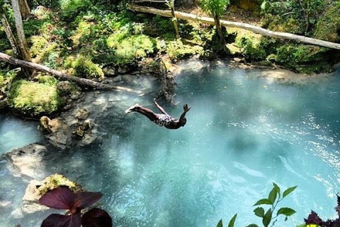 private-tour-blue-hole-express-tour-and-margaritaville-from-ocho-rios