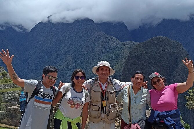 private-tour-guide-in-machupicchu-from-aguas-calientes