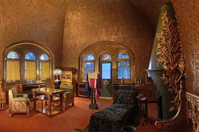 private-tour-in-bran-castle-peles-castle-and-brasov-2