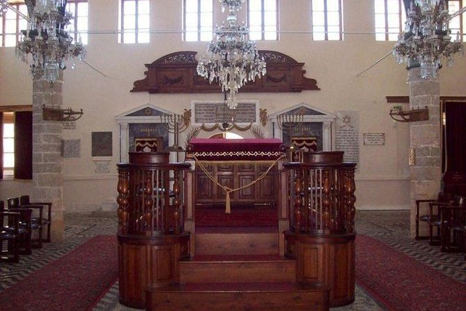private-tour-in-the-jewish-quarter-grand-masters-palace