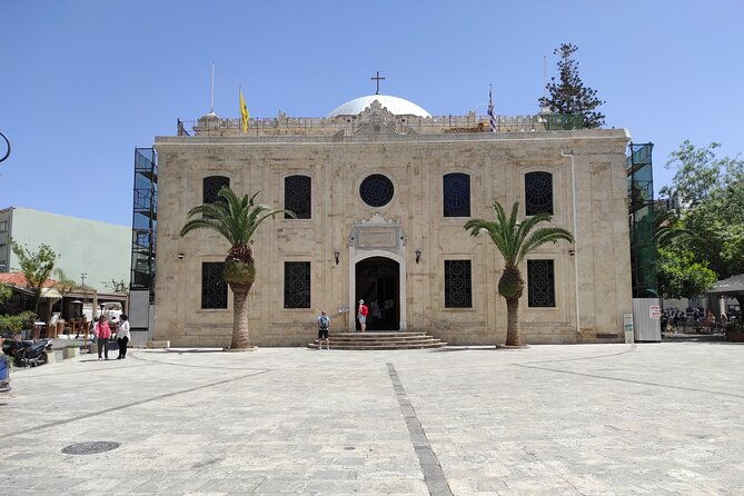 private-tour-knossos-palace-museum-heraklion-city-from-chania