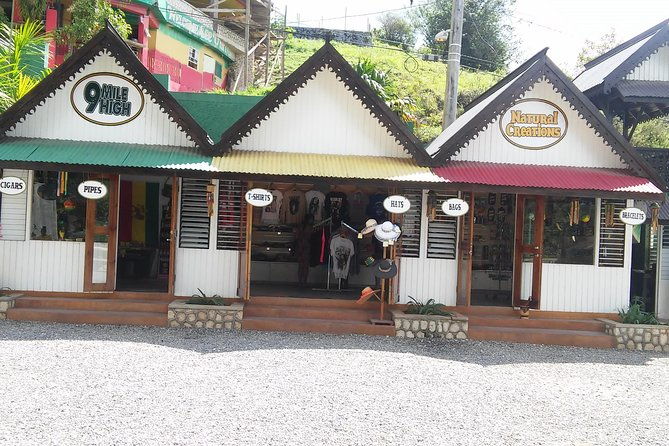 private-tour-ocho-rios-or-runaway-bay-to-9-mile-bob-marley-birth-resting-place