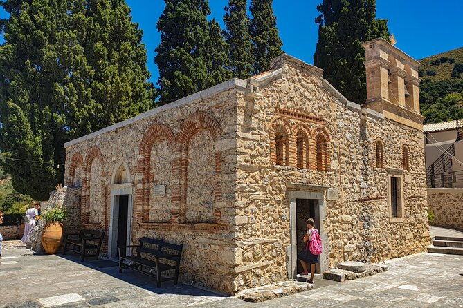 private-tour-of-crete-with-knossos-palace-and-lassithi-plateau