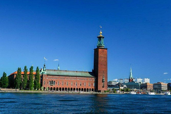 private-tour-of-stockholm-with-a-visit-to-the-absolute-ice-bar