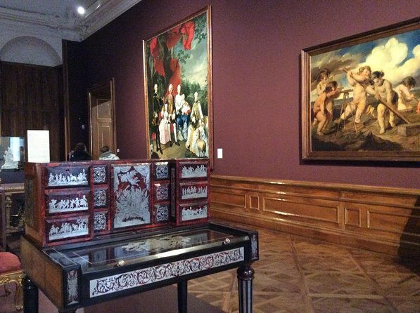 private-tour-of-the-belvedere-palace-with-an-art-historian-pictures-of-austrian-identities-art-history-tour-with-skip-the-line-tickets