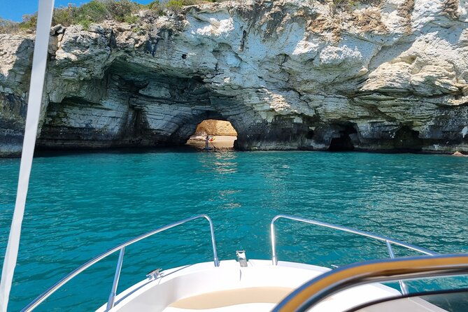 private-tour-of-the-coast-and-caves-up-to-zagare