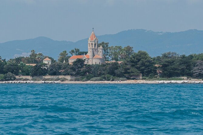 private-tour-on-a-sailboat-with-aperitif-at-sunset-in-antibes