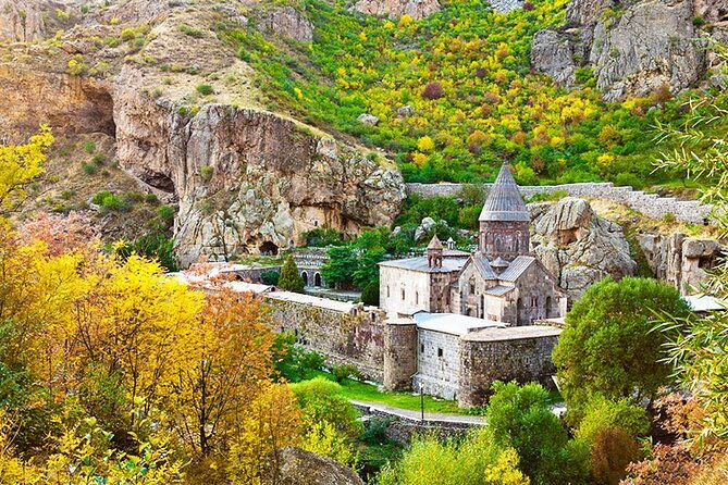 private-tour-to-garni-temple-geghard-monastery-echmiadzin-cathedral-zvartnots