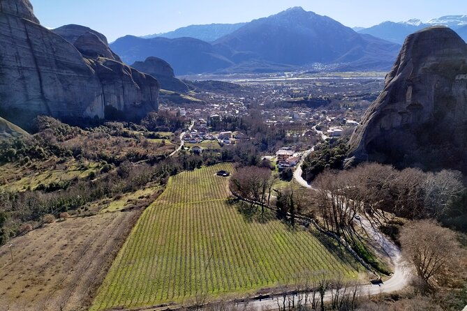 private-tour-to-meteora-rocks-from-volos