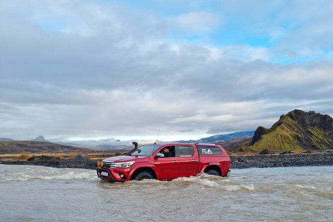 private-tour-to-thorsmork-glaciers-and-waterfalls