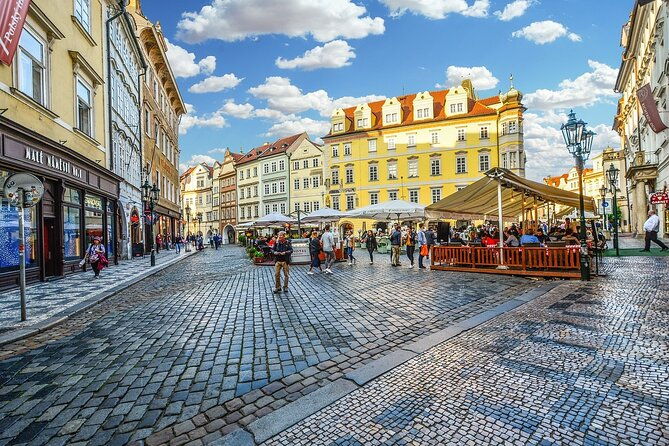 private-transfer-from-budapest-to-prague-with-2-hours-for-sightseeing-2