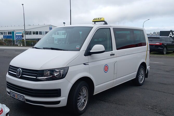 private-transfer-from-keflavik-airport-to-reykjavik-surrounding