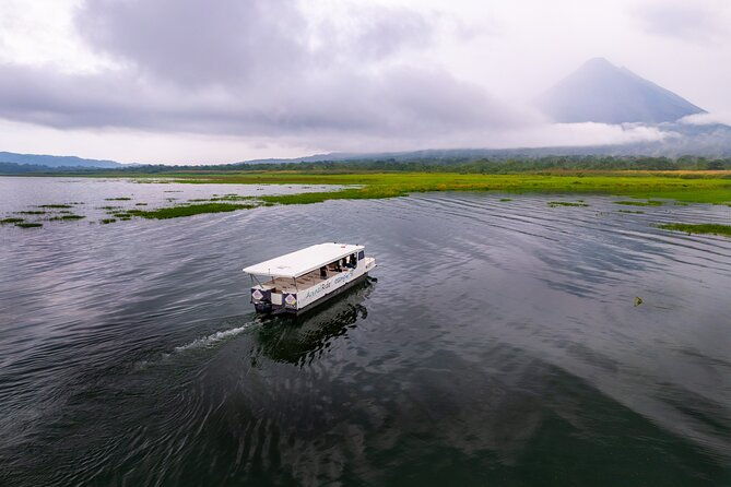 private-transfer-lake-crossing-from-monteverde-to-arenal-from-1-to-6-passengers