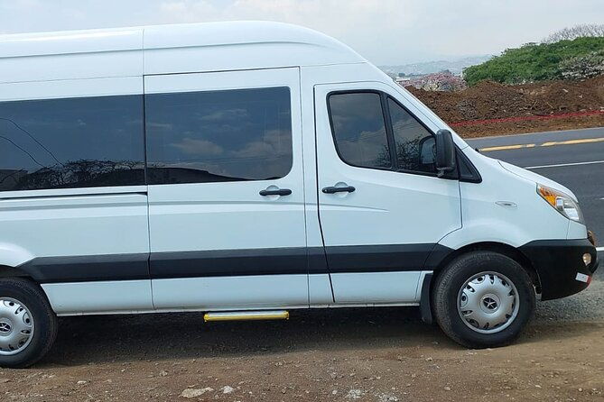 private-transfer-sjo-airport-to-manuel-antonio-with-scenic-stop