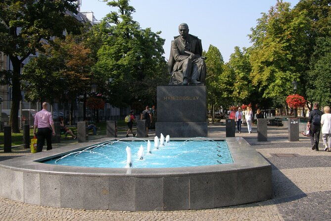 private-walking-tour-in-bratislava-the-dark-pearl-of-danube