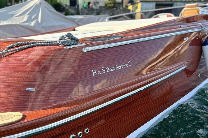 private-wooden-boat-tour-on-lake-como