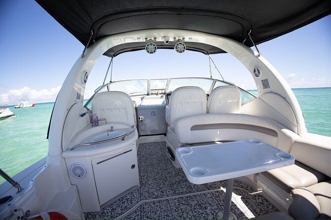 private-yacht-for-excursions-in-punta-cana-snorkeling-and-booze