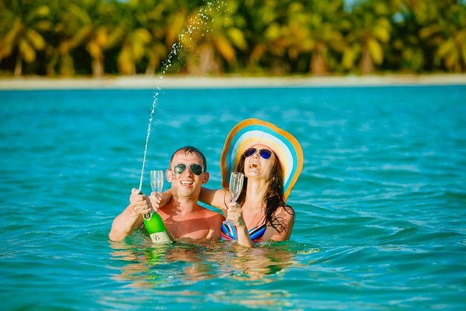 punta-cana-saona-island-food-and-drink-catamaran-hotel-pickup