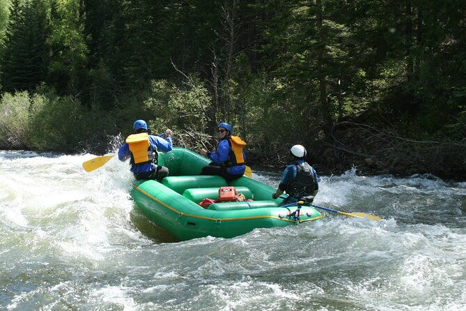 raft-the-blue-river-rare-gem-of-colorado-closest-to-breckenridge