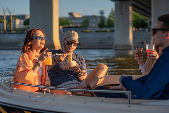 rental-of-motorboat-for-5-on-vistula-in-warsaw-no-licenses-needed