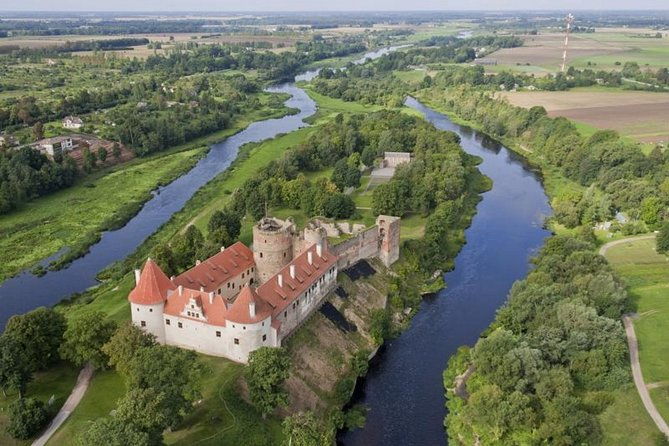 riga-to-vilnius-sightseeing-transfer-2