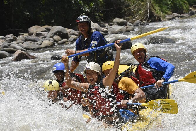 rio-sarapiqui-rafting-class-iii-afternoon-tour