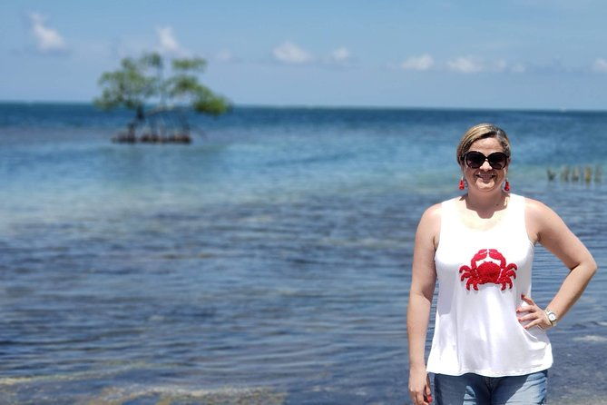 roatan-city-tour-viewpoints-landmarks-chocolate-and-rum-tasting