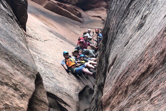 rock-and-roll-rappelling-in-rock-canyon