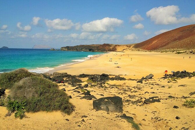roundtrip-ferry-transfer-to-la-graciosa-with-free-wifi