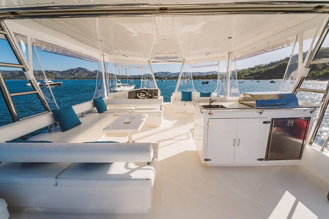 royal-charters-the-premier-yacht-charter-in-costa-rica