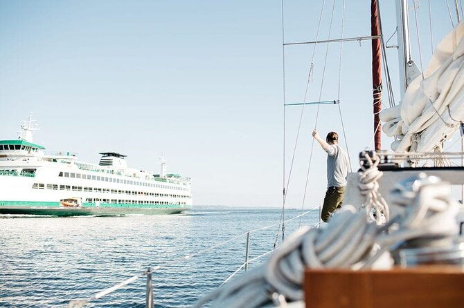 sail-bainbridge-island-seattle-waters-luxury-classic-sailboat