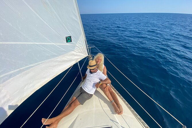 sailing-experience-on-a-4-hour-sailboat-in-girona