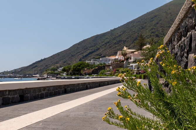 salina-panarea-stromboli-by-night-2