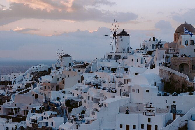 santorini-soireediscover-the-islands-magic-with-a-stylish-twist