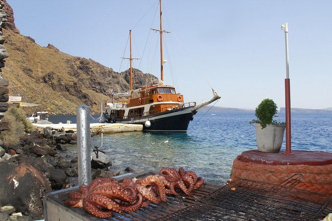 santorini-volcanic-islands-cruise-volcanohot-springsthirassia-and-oia-sunset