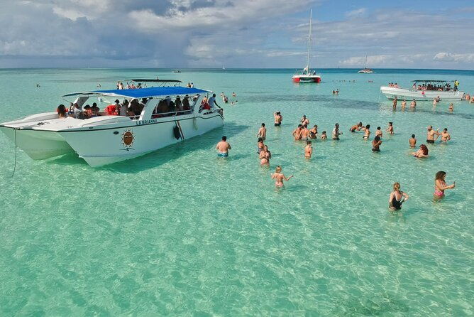 saona-island-catamaran-adventure-with-free-food-and-transportation