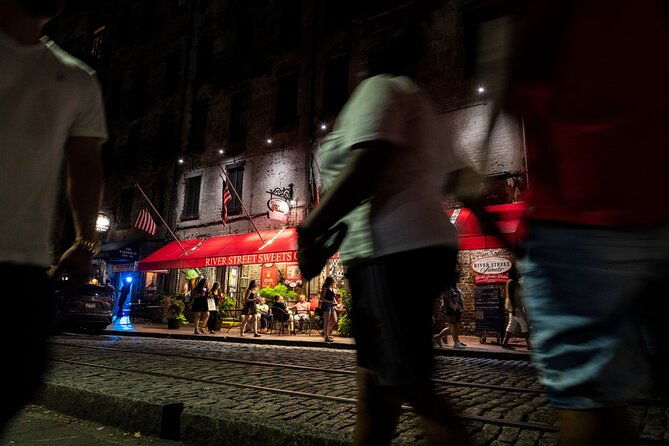 savannah-midnight-in-the-garden-pub-crawl