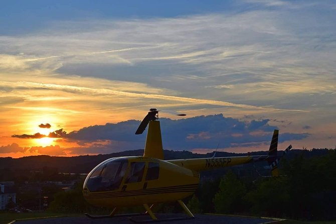 scenic-helicopter-tour-of-wears-valley-tennessee