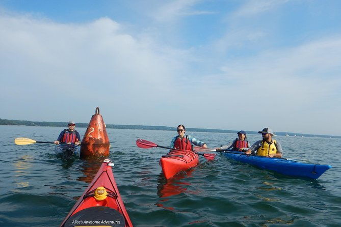 sea-kayak-to-an-island-tour-in-casco-bay