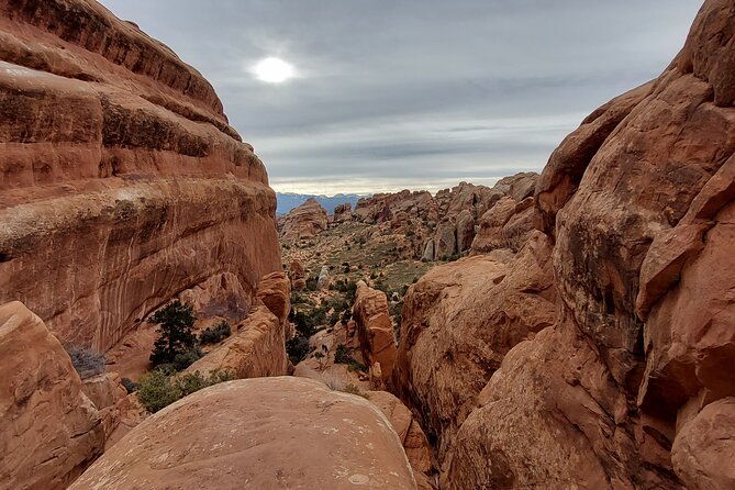 secluded-arches-sunset-experience-best-of-devils-garden-easy-hike