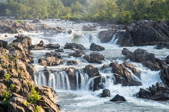 self-guided-waterfall-hiking-tour-through-great-falls-national-park