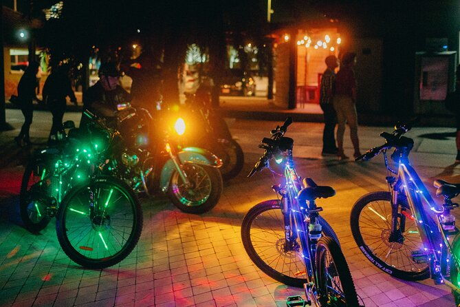 semi-private-twilight-neon-glow-e-bike-oranjestad-experience