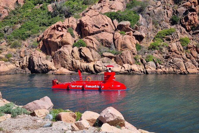 semi-submarine-visit-to-the-seabed-of-porto-bay-2