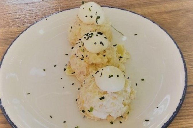 seville-food-tour-with-tapas-drinks-with-a-local