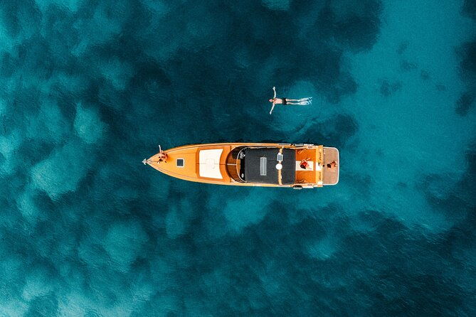 shipwreck-and-blue-caves-yacht-tour-2